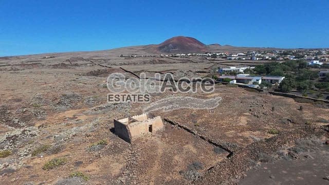 Rakentamaton maa myytävänä paikassa Lajares, La Oliva - 325 000 € (Ref: 9416109)