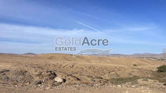 Grunde uden byggetilladelser til salg i Tuineje - € 600.000 (Ref: 9416110)