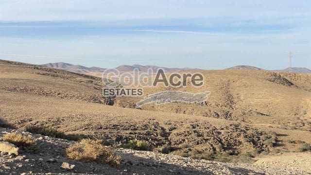 Grunde uden byggetilladelser til salg i Tuineje - € 600.000 (Ref: 9416110)