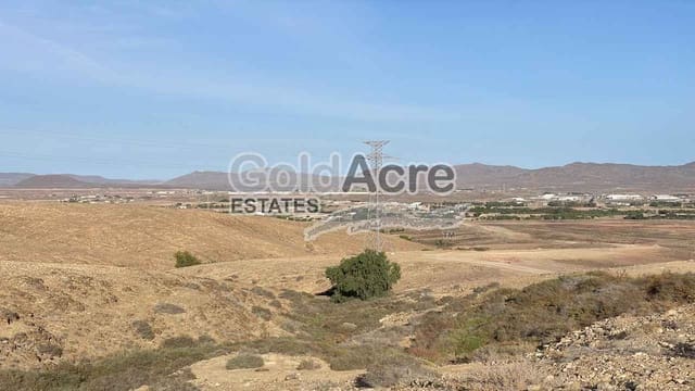 Ubebygd land til salgs i Tuineje - € 600 000 (Ref: 9416110)