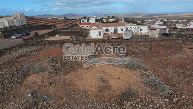 Ubebygd land til salgs i Villaverde, La Oliva - € 195 000 (Ref: 9455949)