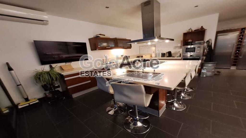 5 bedroom Villa for sale in El Time with pool - € 710,000 (Ref: 9468196)