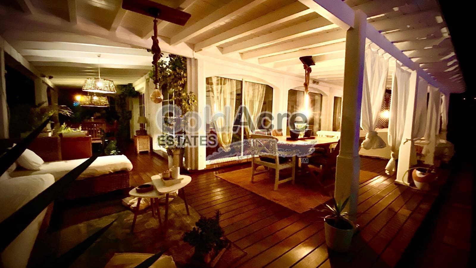Chalet de 4 habitaciones en Caleta de Fuste en venta con piscina - 1.000.000 € (Ref: 9470269)