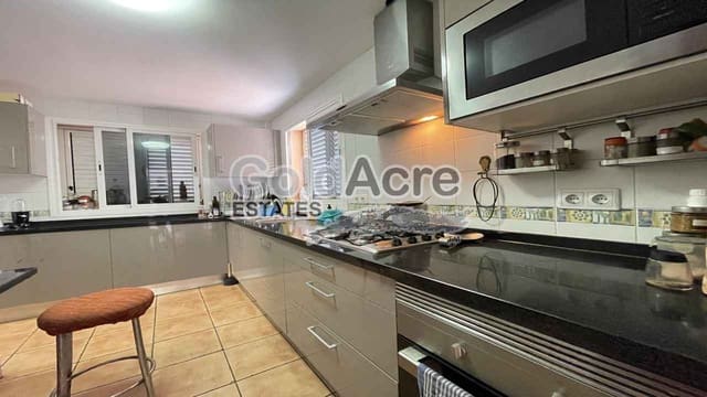 3 bedroom Villa for sale in Corralejo, La Oliva - € 495,000 (Ref: 9474725)