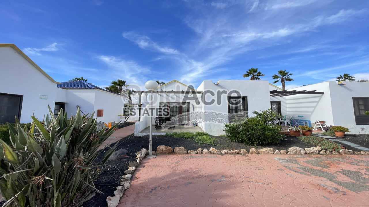 Bungalow de 1 habitación en Caleta de Fuste en venta con piscina - 149.000 € (Ref: 9475816)