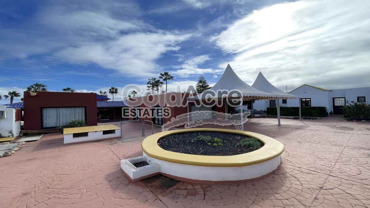 Bungalow de 1 habitación en Caleta de Fuste en venta con piscina - 149.000 € (Ref: 9475816)