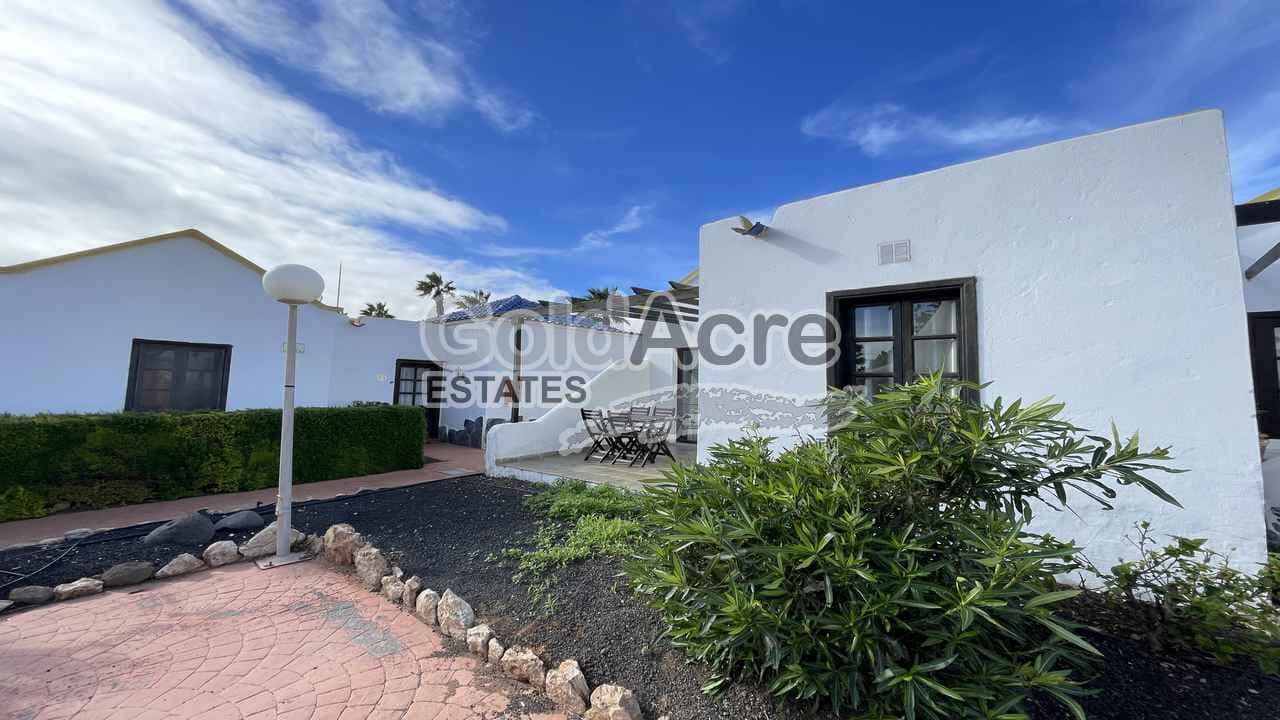 Bungalow de 1 habitación en Caleta de Fuste en venta con piscina - 149.000 € (Ref: 9475816)