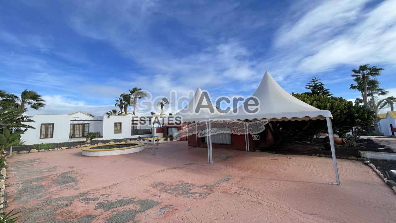 Bungalow de 1 habitación en Caleta de Fuste en venta con piscina - 149.000 € (Ref: 9475816)