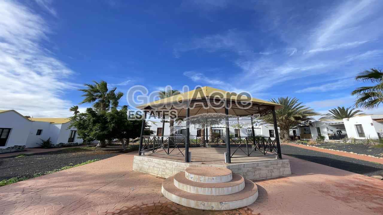 Bungalow de 1 habitación en Caleta de Fuste en venta con piscina - 149.000 € (Ref: 9475816)