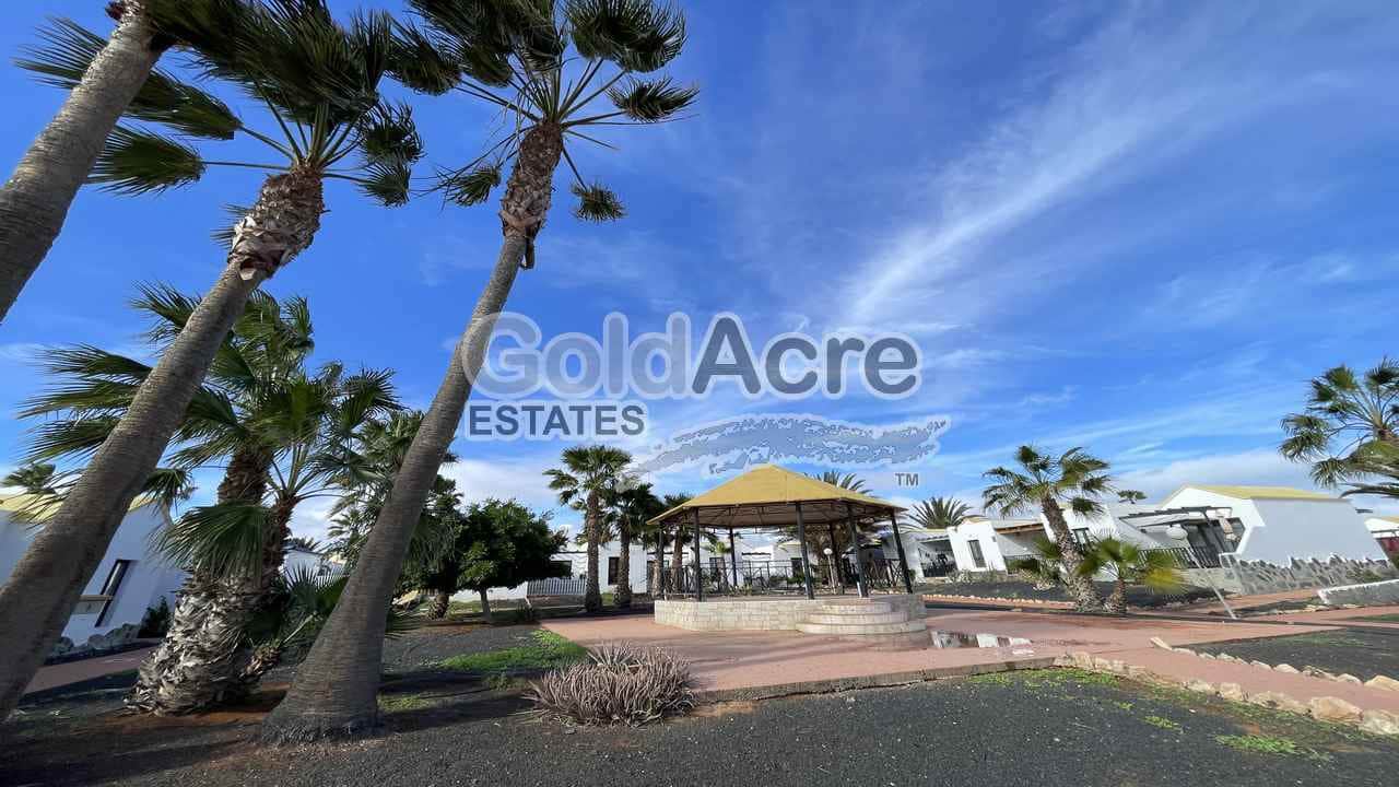 Bungalow de 1 habitación en Caleta de Fuste en venta con piscina - 149.000 € (Ref: 9475816)