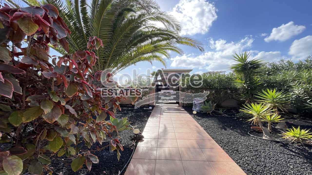 2 bedroom Apartment for sale in Majanicho with pool - € 259,000 (Ref: 9485124)