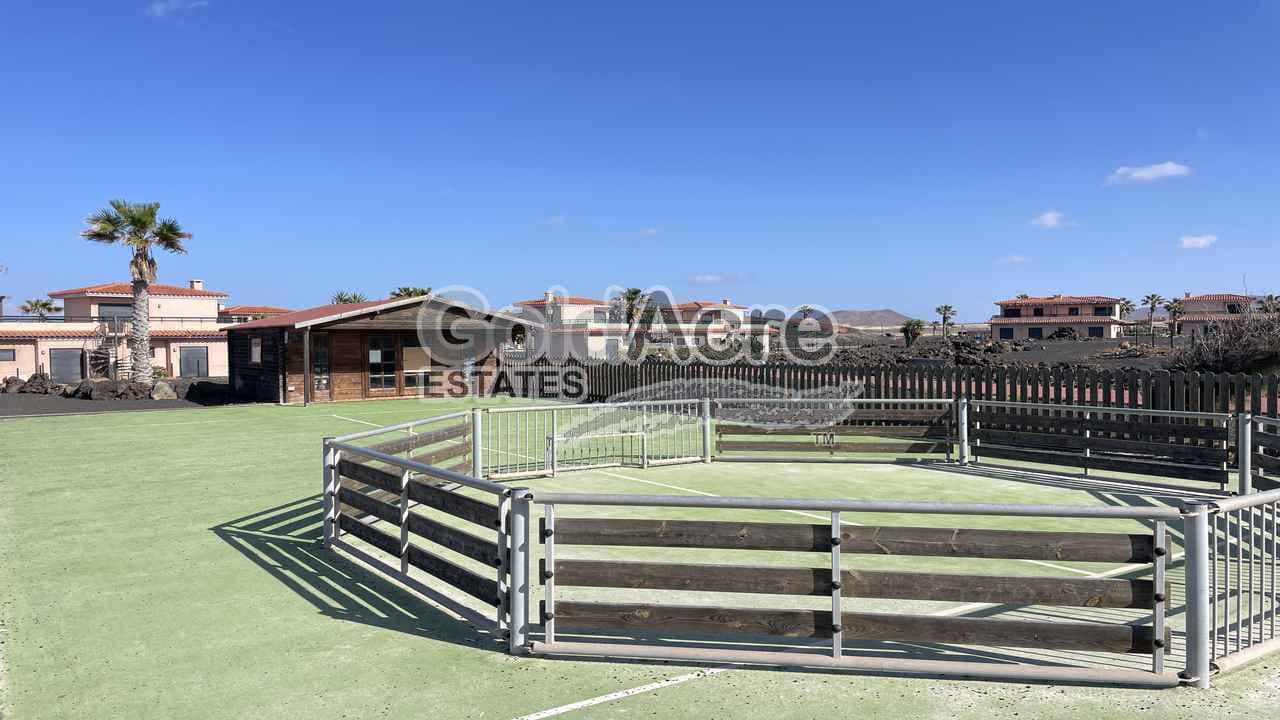 2 bedroom Apartment for sale in Majanicho with pool - € 259,000 (Ref: 9485124)