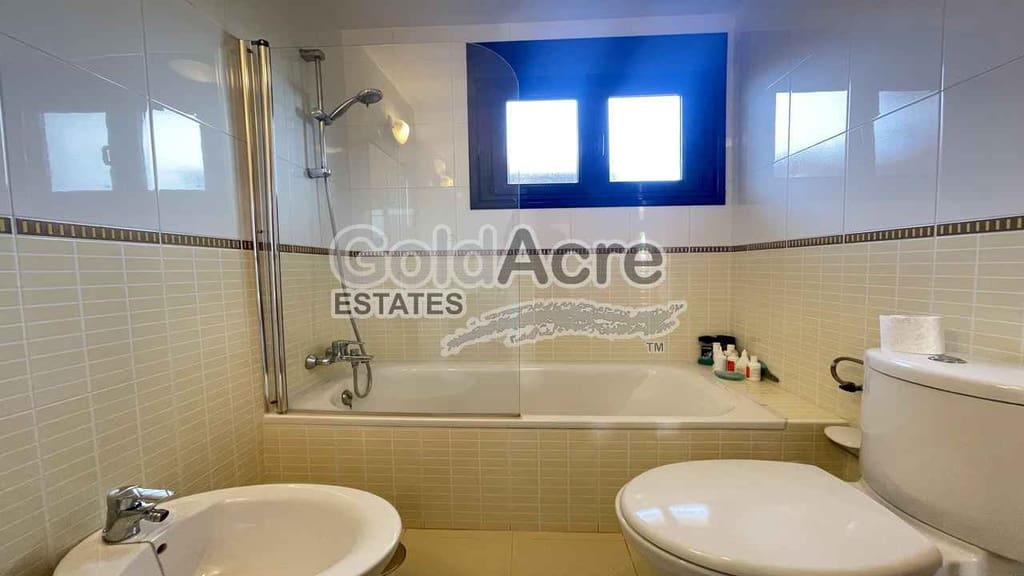 2 soveværelse Villa til salg i Majanicho med swimmingpool - € 259.000 (Ref: 9485124)