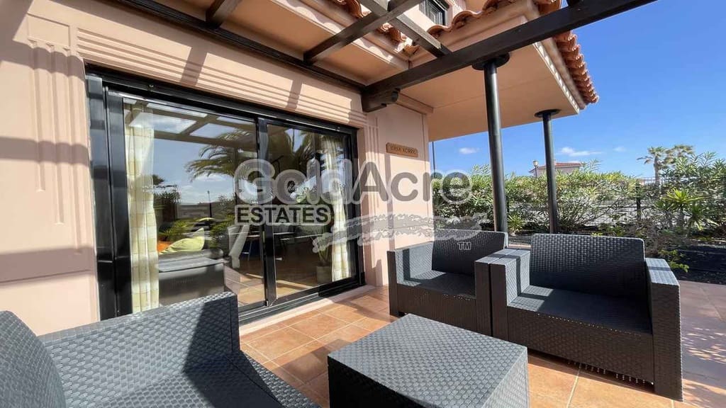 2 soveværelse Villa til salg i Majanicho med swimmingpool - € 259.000 (Ref: 9485124)