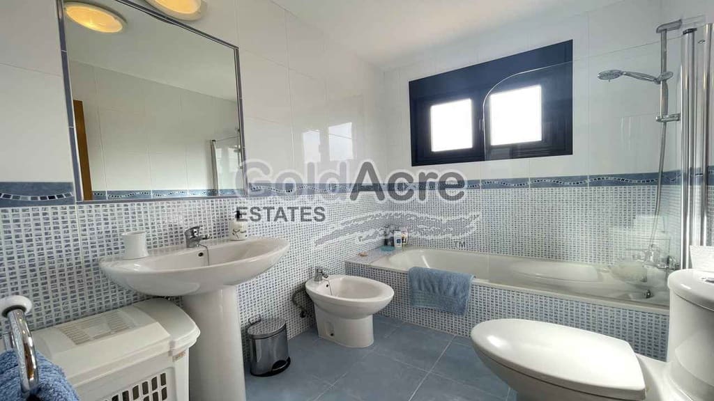 2 soveværelse Villa til salg i Majanicho med swimmingpool - € 259.000 (Ref: 9485124)