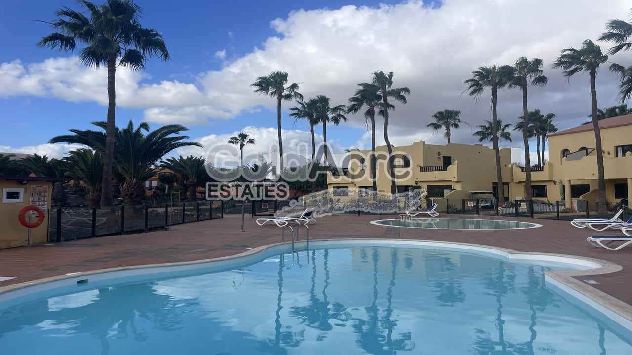 1 slaapkamer Penthouse te koop in Corralejo met zwembad - € 189.000 (Ref: 9508097)