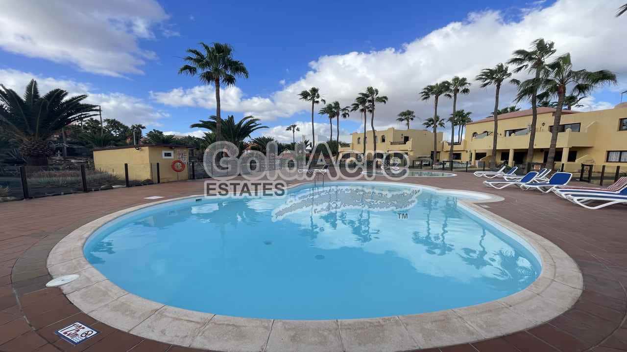 1 slaapkamer Penthouse te koop in Corralejo met zwembad - € 189.000 (Ref: 9508097)