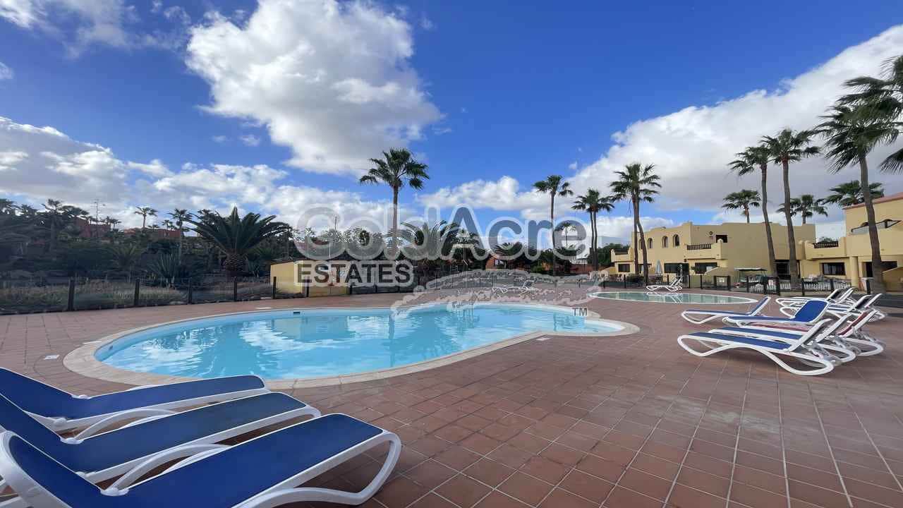 1 slaapkamer Penthouse te koop in Corralejo met zwembad - € 189.000 (Ref: 9508097)