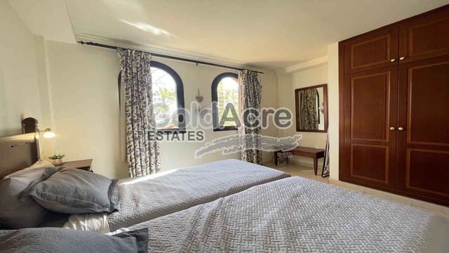 1 slaapkamer Penthouse te koop in Corralejo, La Oliva met zwembad - € 189.000 (Ref: 9508097)