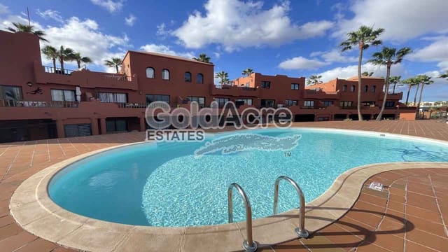 1 slaapkamer Penthouse te koop in Corralejo, La Oliva met zwembad - € 189.000 (Ref: 9508097)