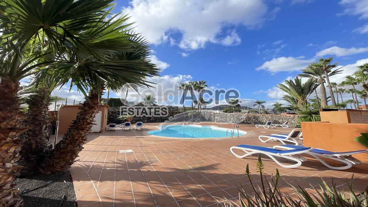 1 slaapkamer Penthouse te koop in Corralejo met zwembad - € 189.000 (Ref: 9508097)