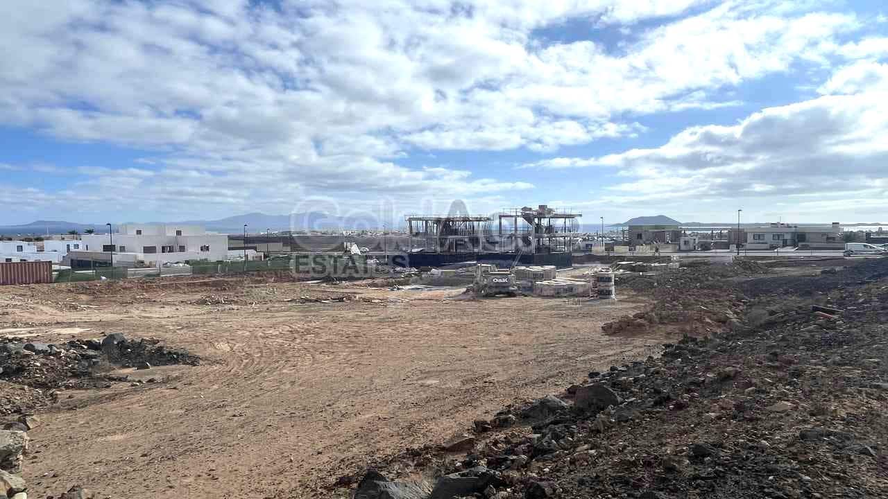 Grunde uden byggetilladelser til salg i Corralejo - € 204.500 (Ref: 9524023)