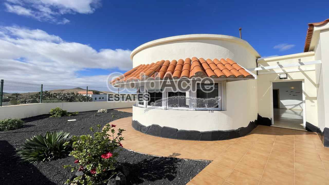 3 sypialnia Willa na sprzedaż w La Oliva z basenem - 425 000 € (Ref: 9530106)