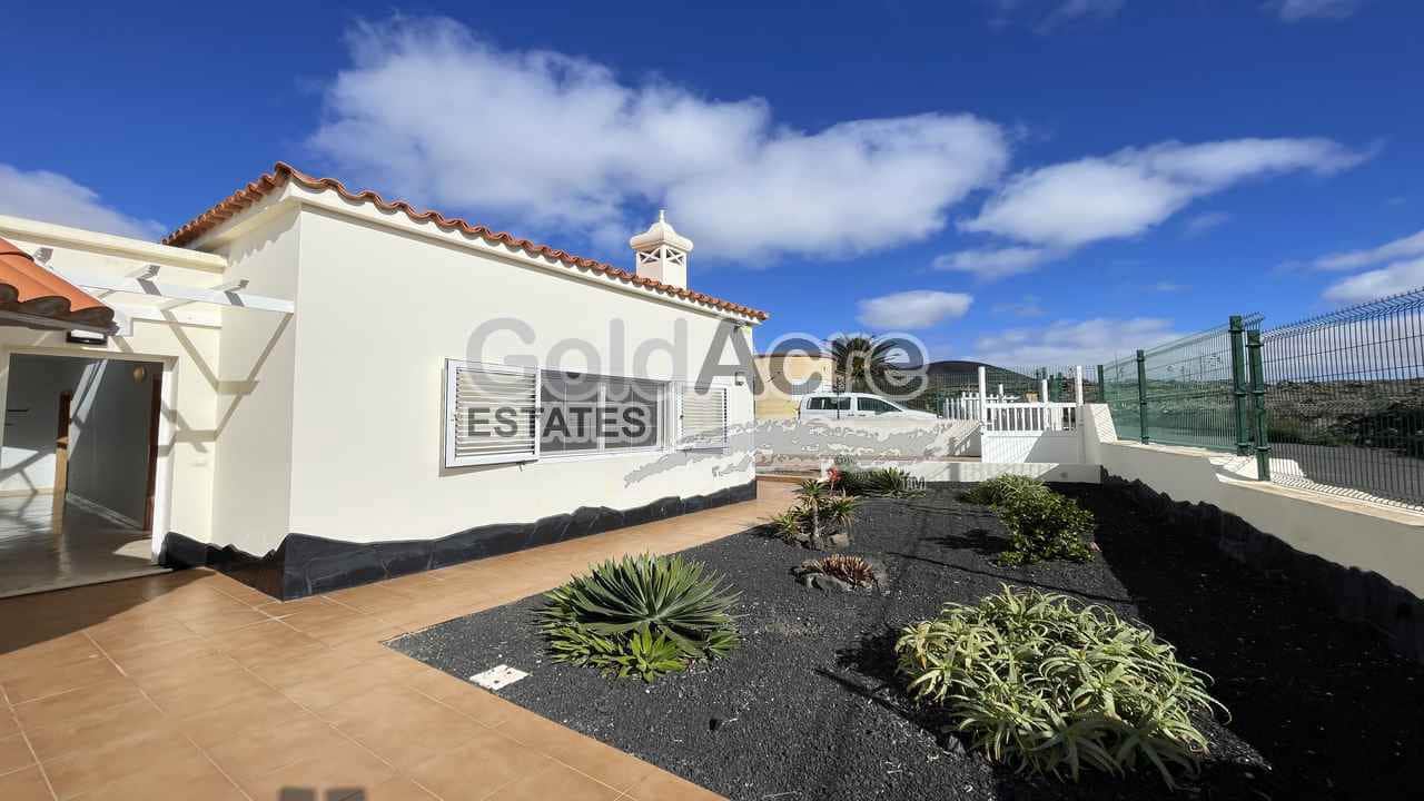 3 sypialnia Willa na sprzedaż w La Oliva z basenem - 425 000 € (Ref: 9530106)