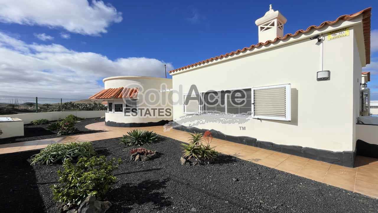 3 sypialnia Willa na sprzedaż w La Oliva z basenem - 425 000 € (Ref: 9530106)