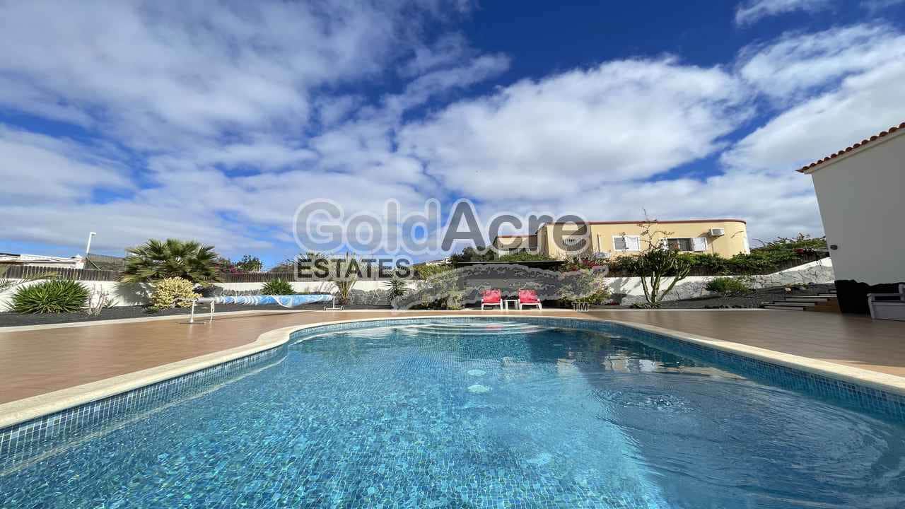 3 sypialnia Willa na sprzedaż w La Oliva z basenem - 425 000 € (Ref: 9530106)