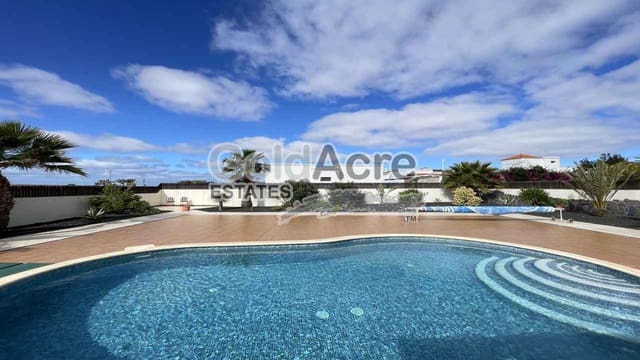 3 sypialnia Willa na sprzedaż w La Oliva z basenem - 425 000 € (Ref: 9530106)