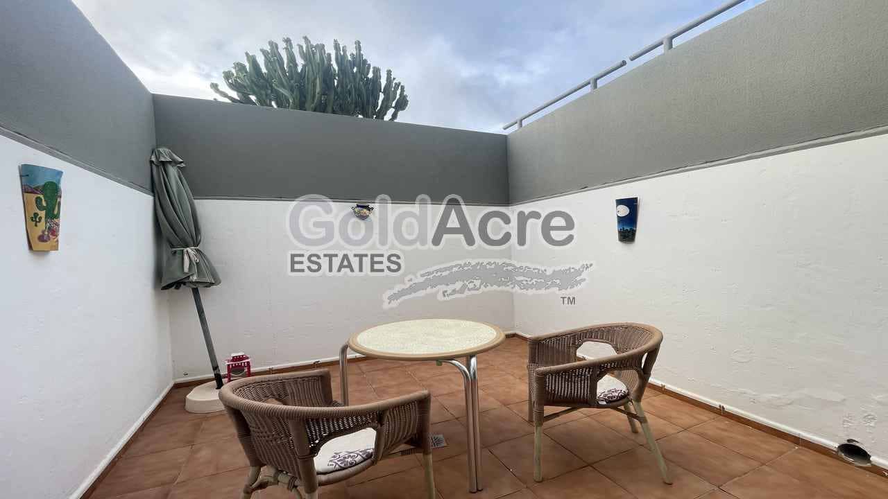 4 bedroom Apartment for sale in Antigua with pool - € 275,000 (Ref: 9533333)