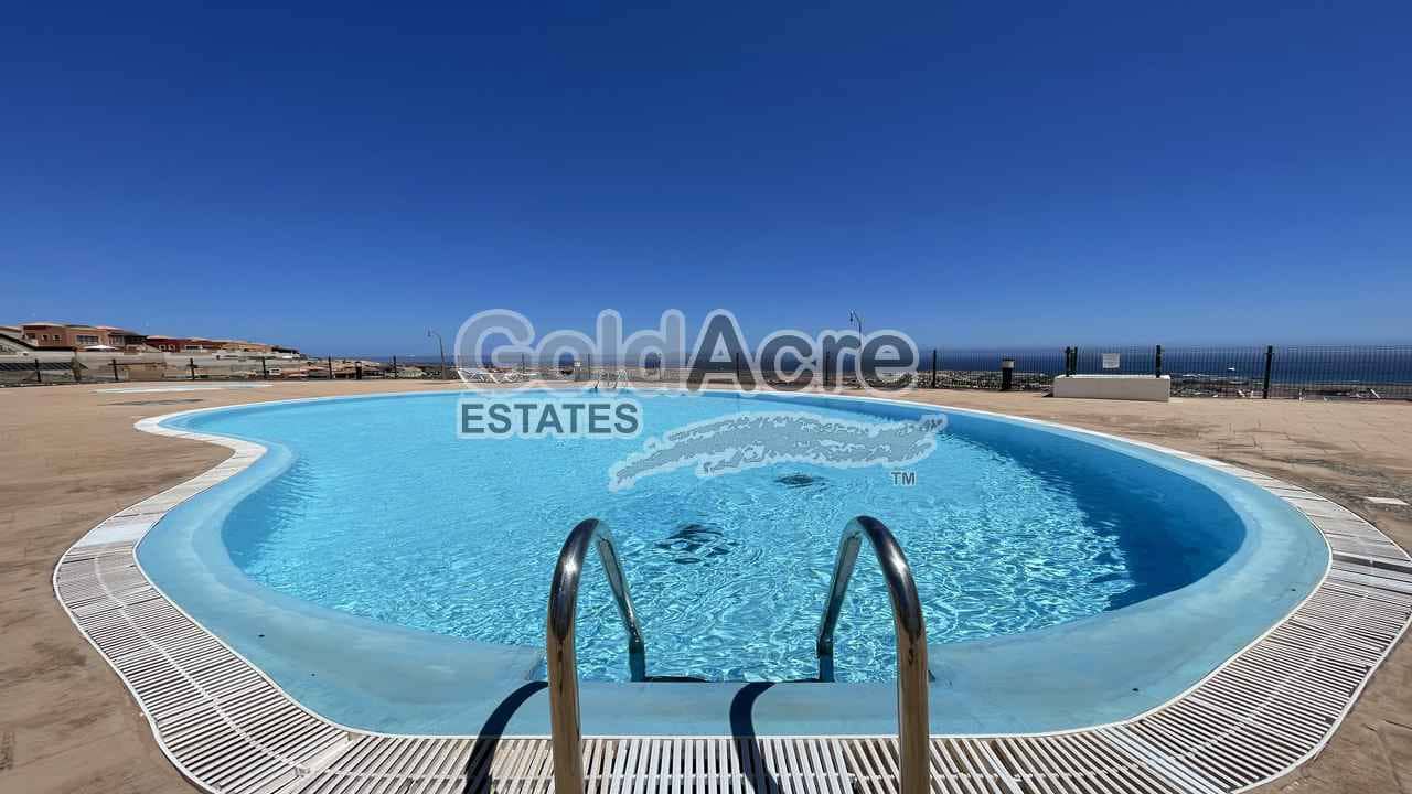 4 bedroom Apartment for sale in Antigua with pool - € 275,000 (Ref: 9533333)