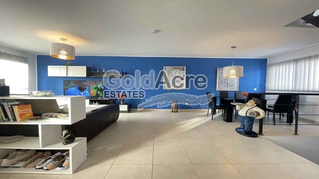 4 bedroom Apartment for sale in Antigua with pool - € 275,000 (Ref: 9533333)