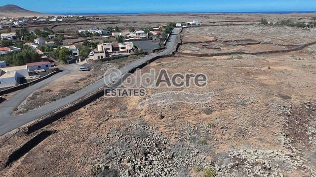 Undeveloped Land for sale in Lajares, La Oliva - € 400,000 (Ref: 9543134)