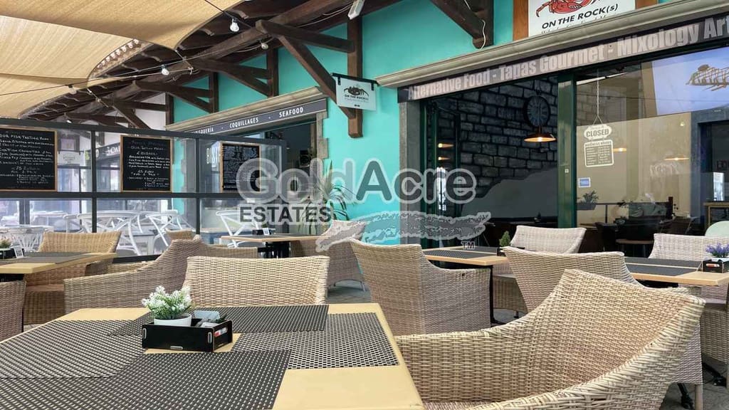 Commercial for sale in Corralejo - € 75,000 (Ref: 9555251)