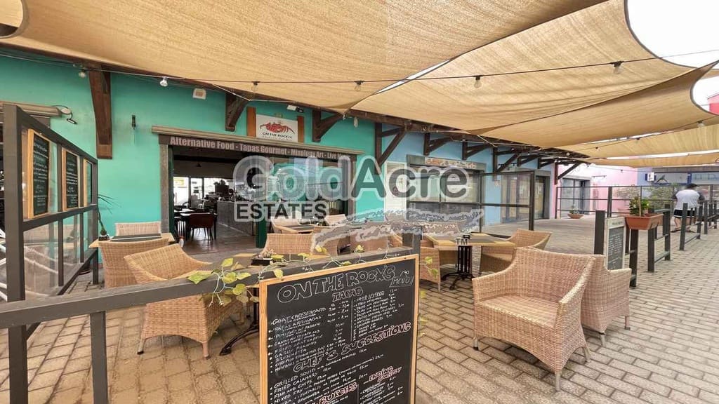 Commercial for sale in Corralejo - € 75,000 (Ref: 9555251)