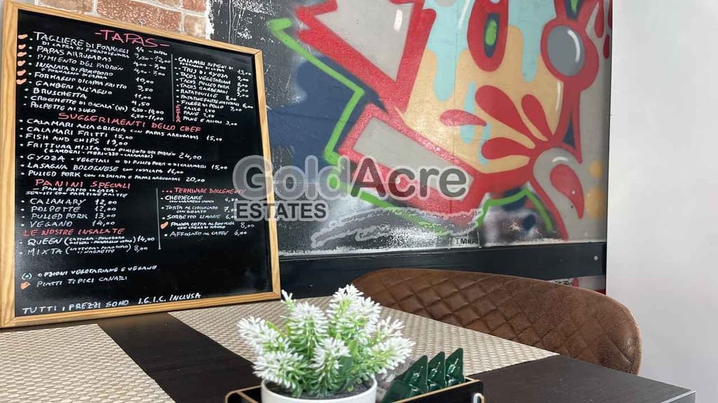 Commercial for sale in Corralejo - € 75,000 (Ref: 9555251)