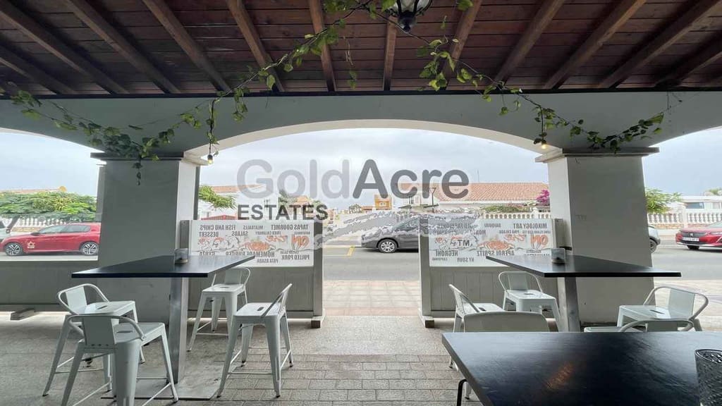 Commercial for sale in Corralejo - € 75,000 (Ref: 9555251)