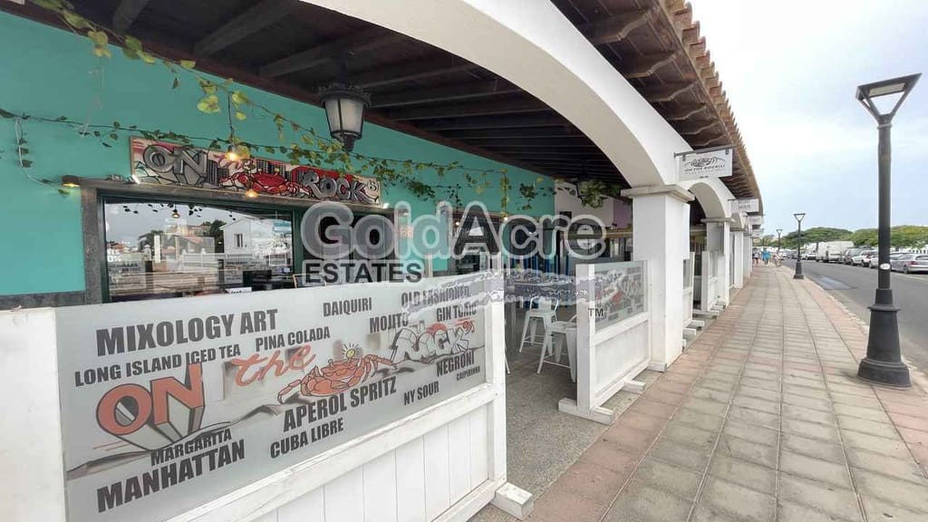 Commercial for sale in Corralejo - € 75,000 (Ref: 9555251)