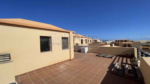 4 Zimmer Villa zu verkaufen in Corralejo, La Oliva mit Pool - 365.000 € (Ref: 9557760)