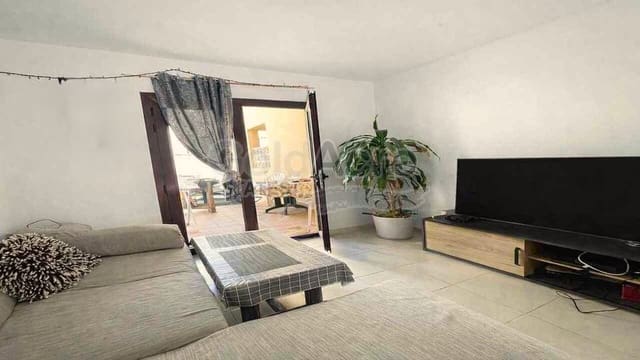 4 Zimmer Villa zu verkaufen in Corralejo, La Oliva mit Pool - 365.000 € (Ref: 9557760)
