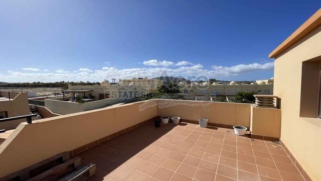 4 soveværelse Villa til salg i Corralejo, La Oliva med swimmingpool - € 365.000 (Ref: 9557760)