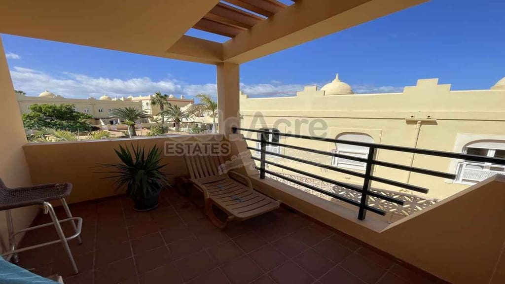 4 bedroom Villa for sale in Corralejo with pool - € 365,000 (Ref: 9557760)