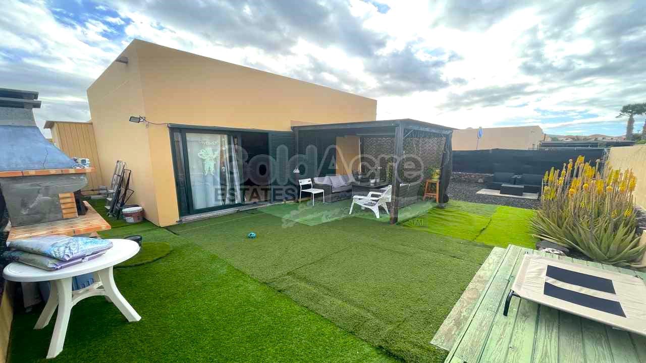 2 soveværelse Villa til salg i La Oliva - € 249.000 (Ref: 9557761)