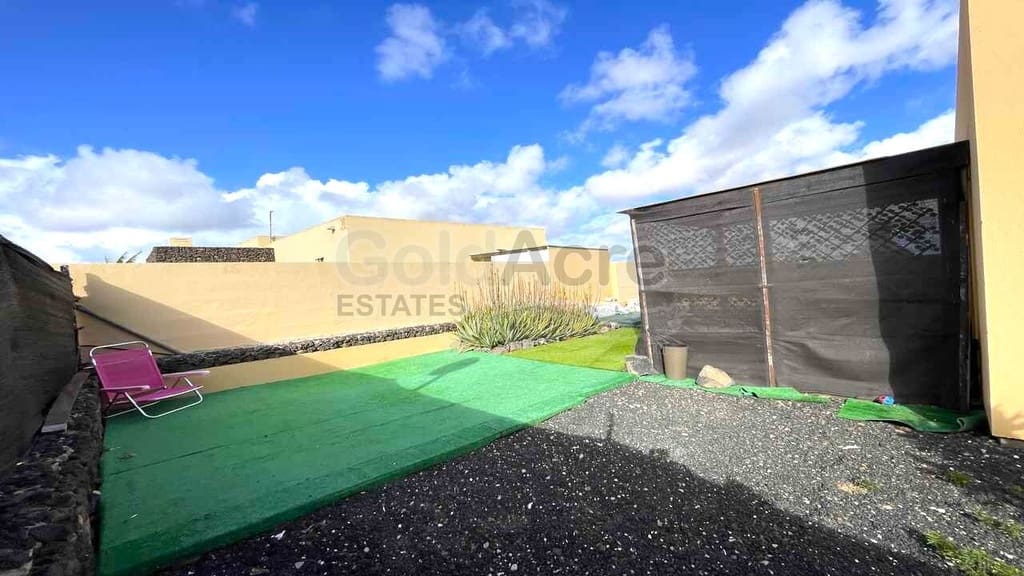 2 bedroom Villa for sale in La Oliva - € 249,000 (Ref: 9557761)