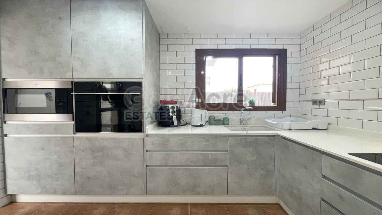 3 soveværelse Lejlighed til salg i La Oliva med swimmingpool - € 269.000 (Ref: 9615186)