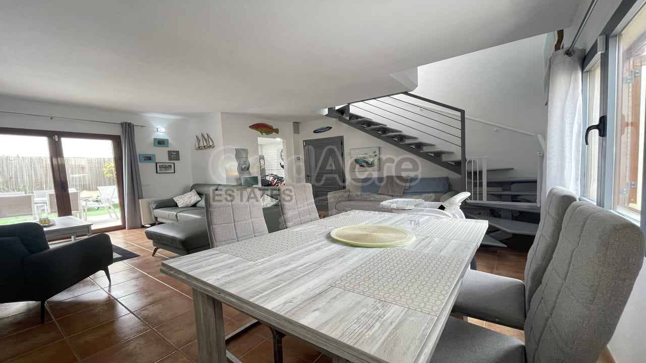 3 soveværelse Lejlighed til salg i La Oliva med swimmingpool - € 269.000 (Ref: 9615186)