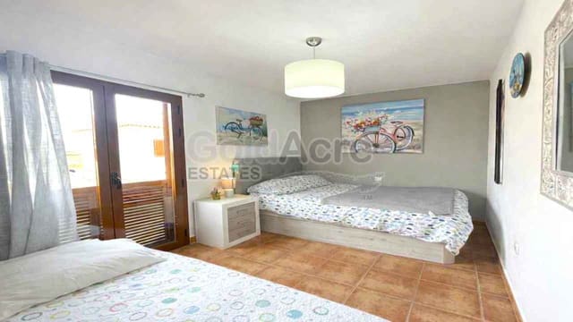 3 soveværelse Lejlighed til salg i La Oliva med swimmingpool - € 269.000 (Ref: 9615186)