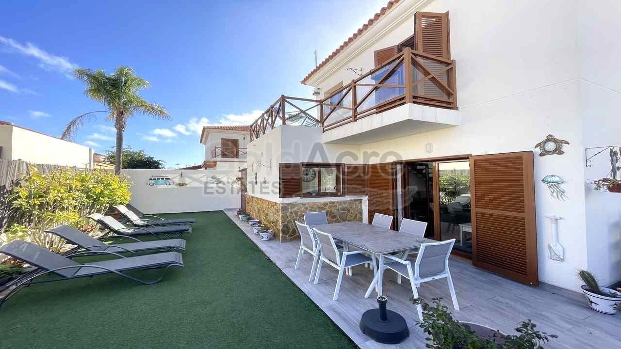 3 soveværelse Lejlighed til salg i La Oliva med swimmingpool - € 269.000 (Ref: 9615186)